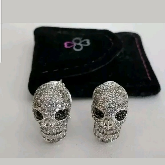 New Bling Skull CZ Stud Black Rodium Earrings - Picture 1 of 8